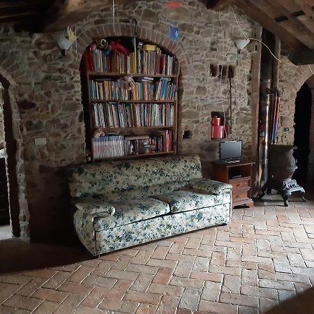 Attic With Balcony At Locanda Del Capo Capannori Exterior photo
