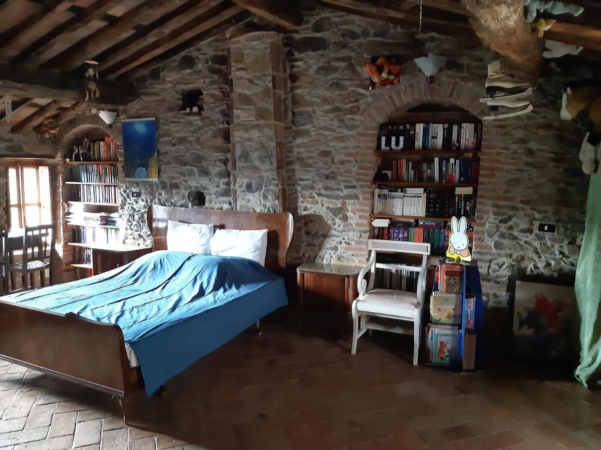 Attic With Balcony At Locanda Del Capo Capannori Exterior photo