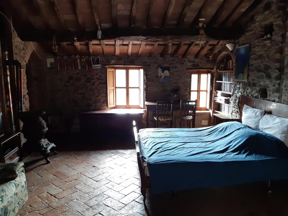 Attic With Balcony At Locanda Del Capo Capannori Exterior photo
